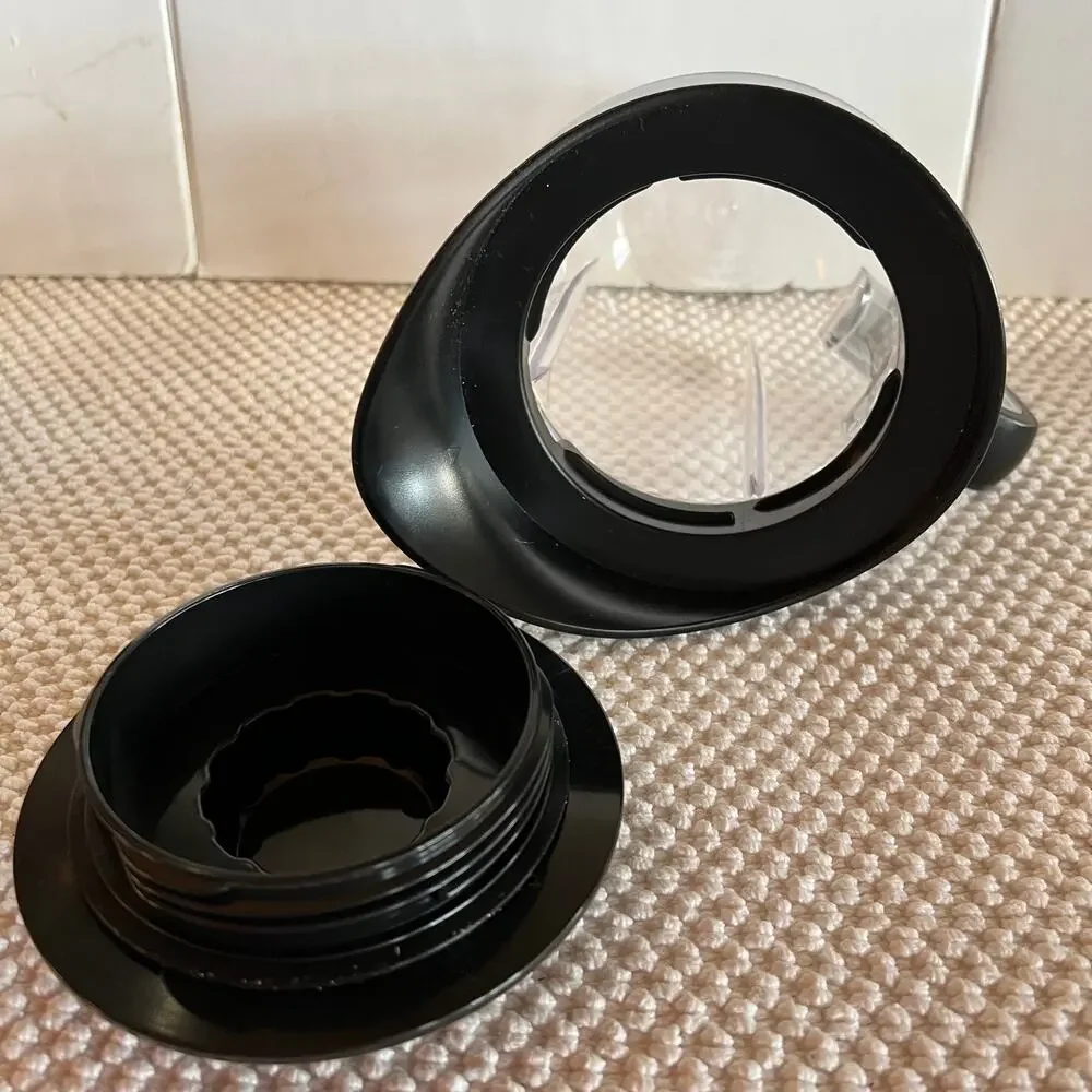 NutriBullet RX NB-301S Cup Pouring Pitcher Rubber Lid Top Cover Spout